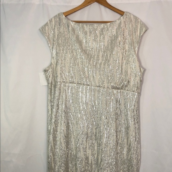 Connected Woman Plus Short Sleeve Silver Metallic Midi Dress Size 22W - Picture 9 of 14